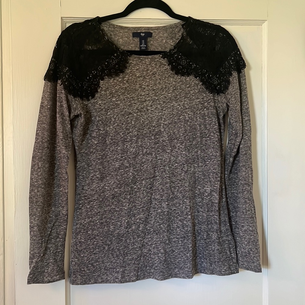 Long sleeved gap shirt
